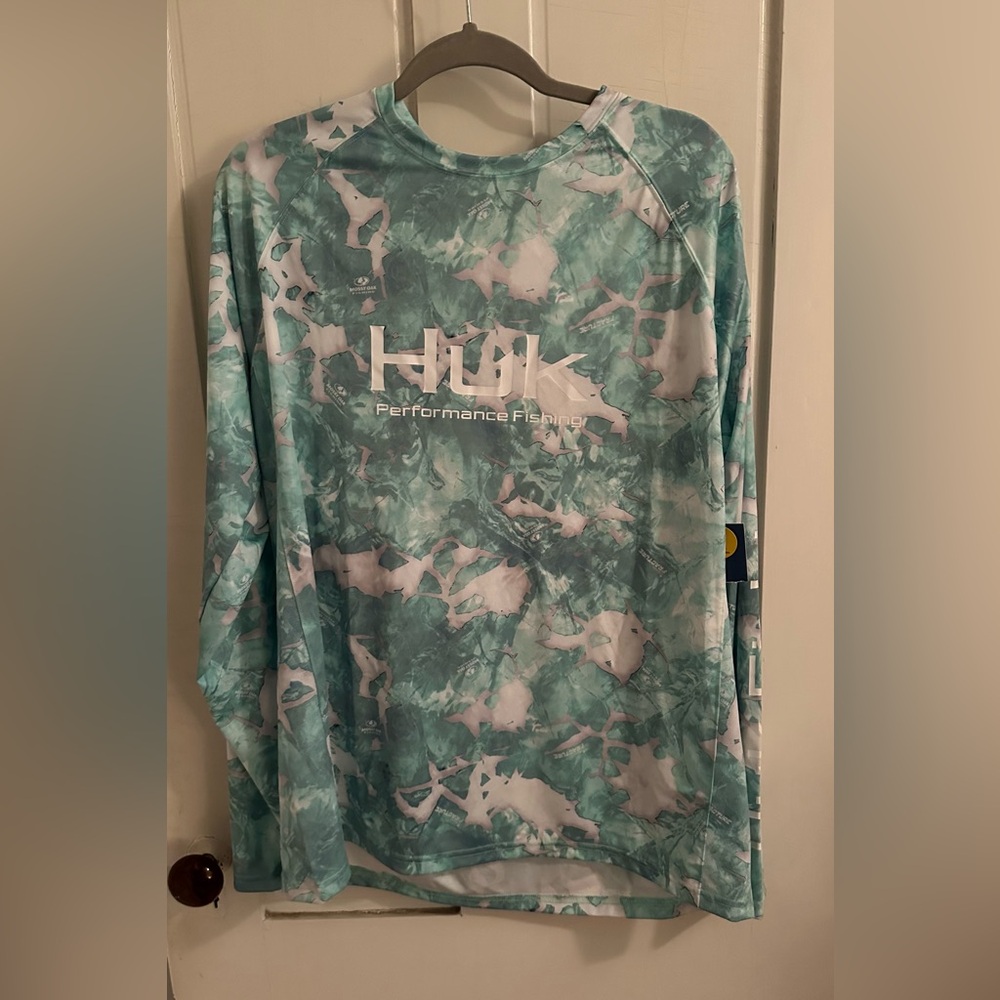 NWT Huk performance fishing long sleeve shirt UPF 30